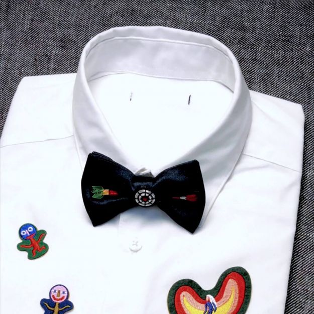 Bow Tie with Darts