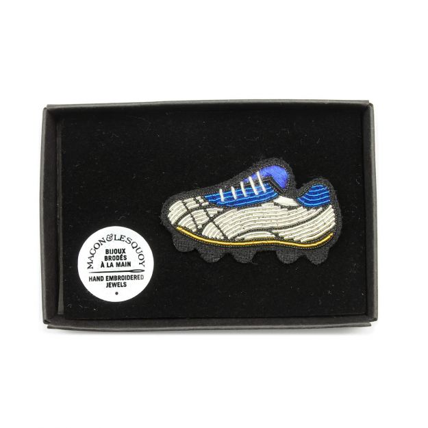 Brooch - soccer shoe (Small Box) 