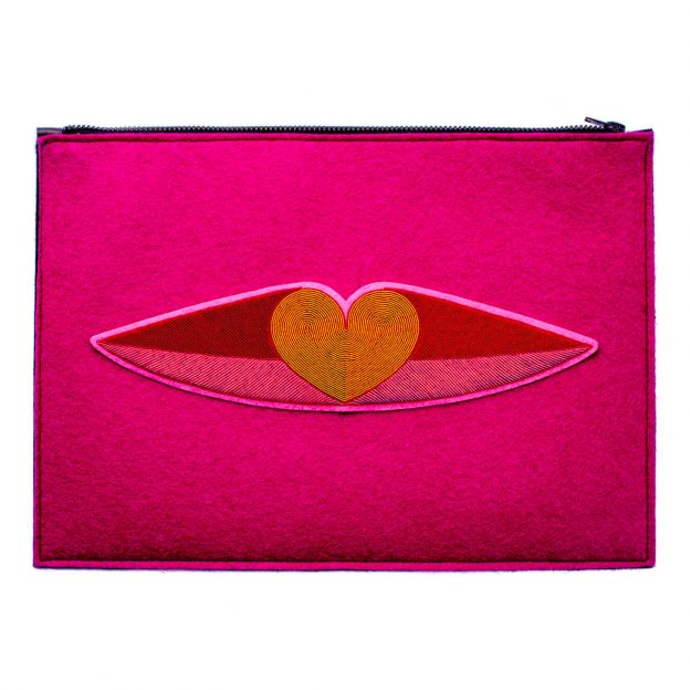 lips embroidered pouch bag